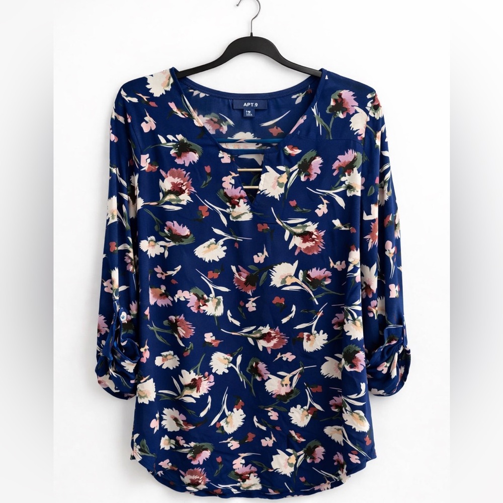 Apt. 9 Women's Navy Floral Blouse